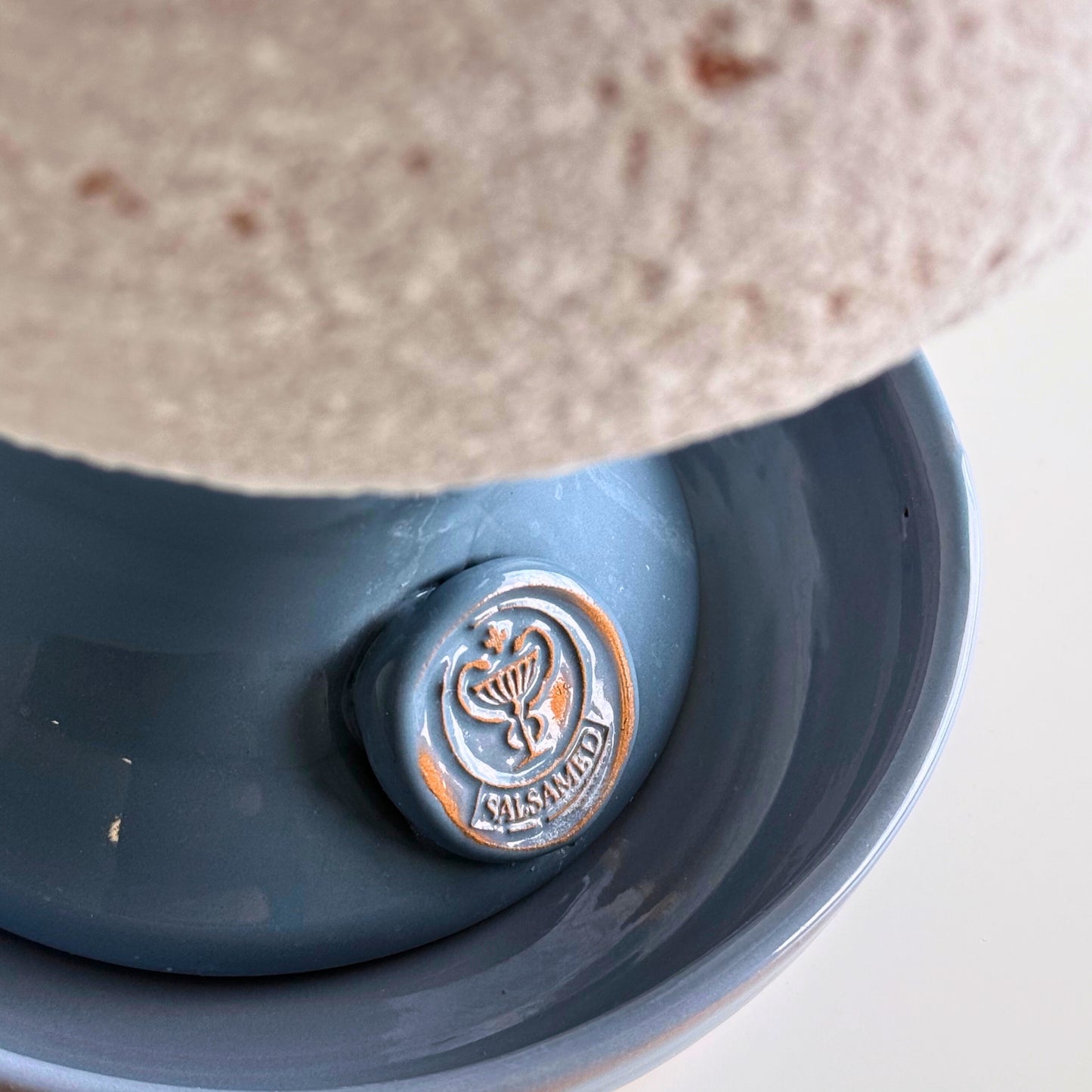 SALSAMED Salzkelch – Farbe Mondsteingrau (glasiert), Größe "M"